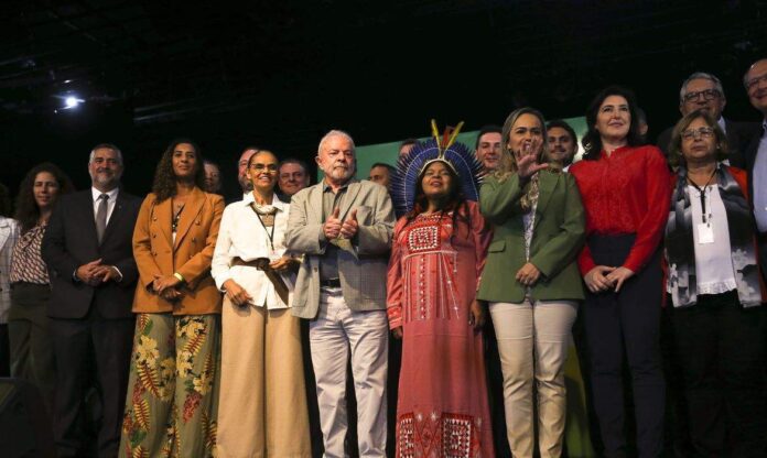 Presidente eleito Luiz Inácio Lula da Silva faz pronunciamento em Brasília