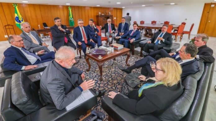 Lula-com-Rosa-Weber-Lira-e-ministros-848x477