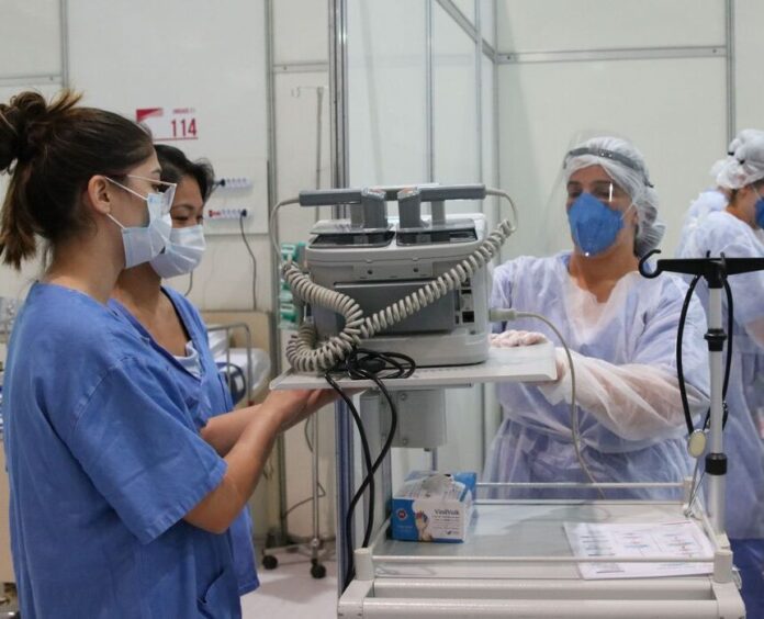 enfermeiros_em_hospital_de_campanha