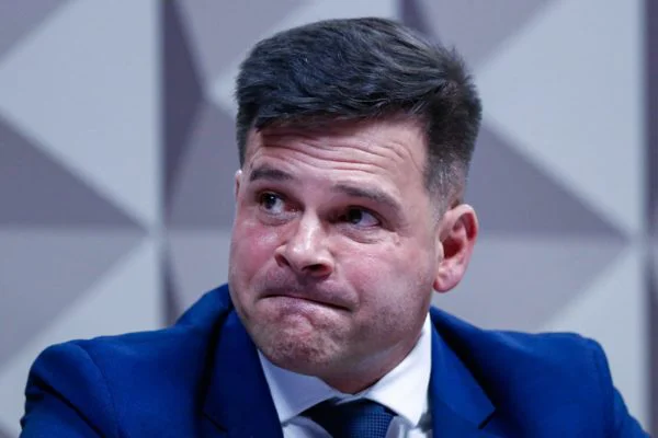 Ex-diretor-da-Polícia-Rodoviária-Federal-Silvinei-Vasques-fala-àComissão-Parlamentar-Mista-de-Inquérito-CPMI-do-8-de-Janeiro-8-600x400