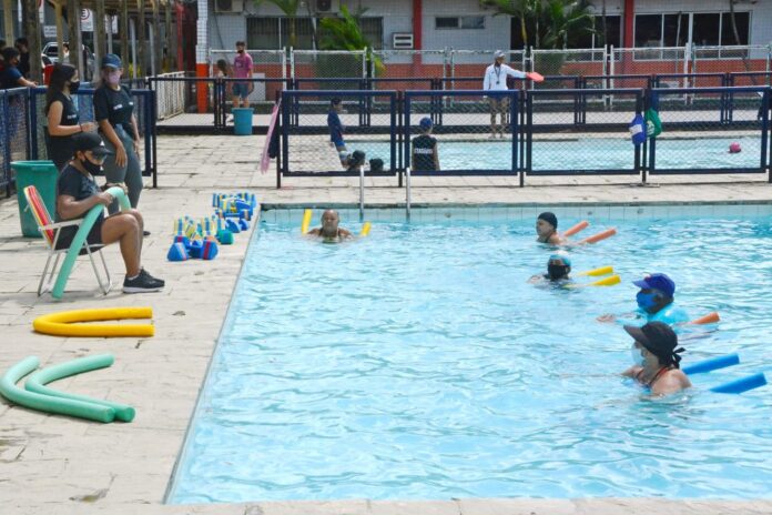 Sedec_escolinha_Hidroginastica