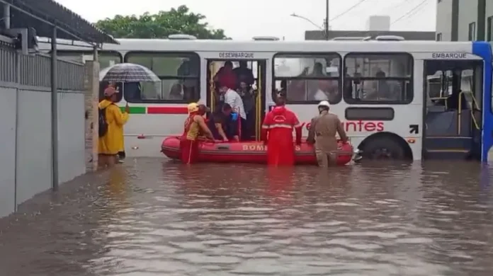 Inmet emite alerta de perigo potencial para chuvas intensas em mais de 200 cidades da Paraíba, incluindo João Pessoa. Aviso segue até quinta-feira (7) Inmet emite alerta de perigo potencial para chuvas intensas em mais de 200 cidades da Paraíba, incluindo João Pessoa. Aviso segue até quinta-feira (7)