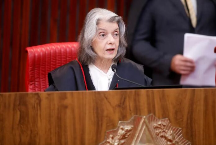 Cármen Lúcia