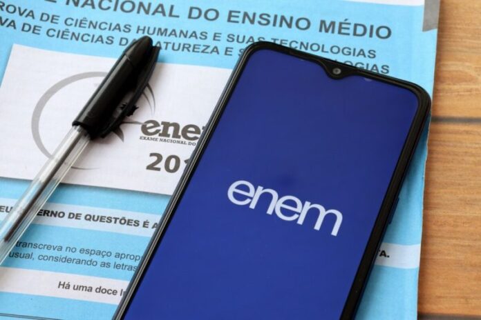educacao-estudantes-podem-solicitar-a-isencao-da-taxa-de-inscricao-do-enem-1744736400-800x533